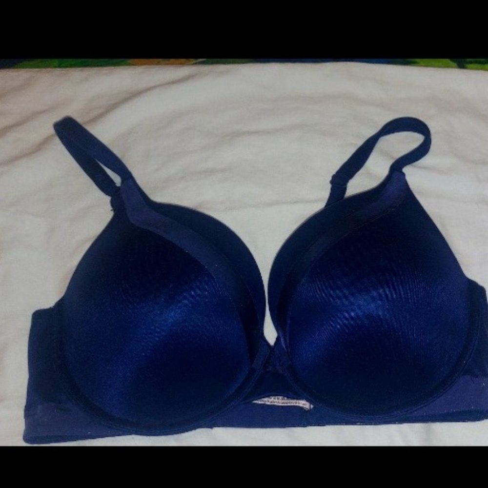Victoriaβs Secret perfect shape bra size 34DD Navy Blue